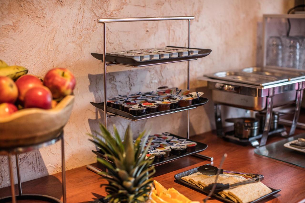 Hotel Le Provencal 슬루이스 외부 사진